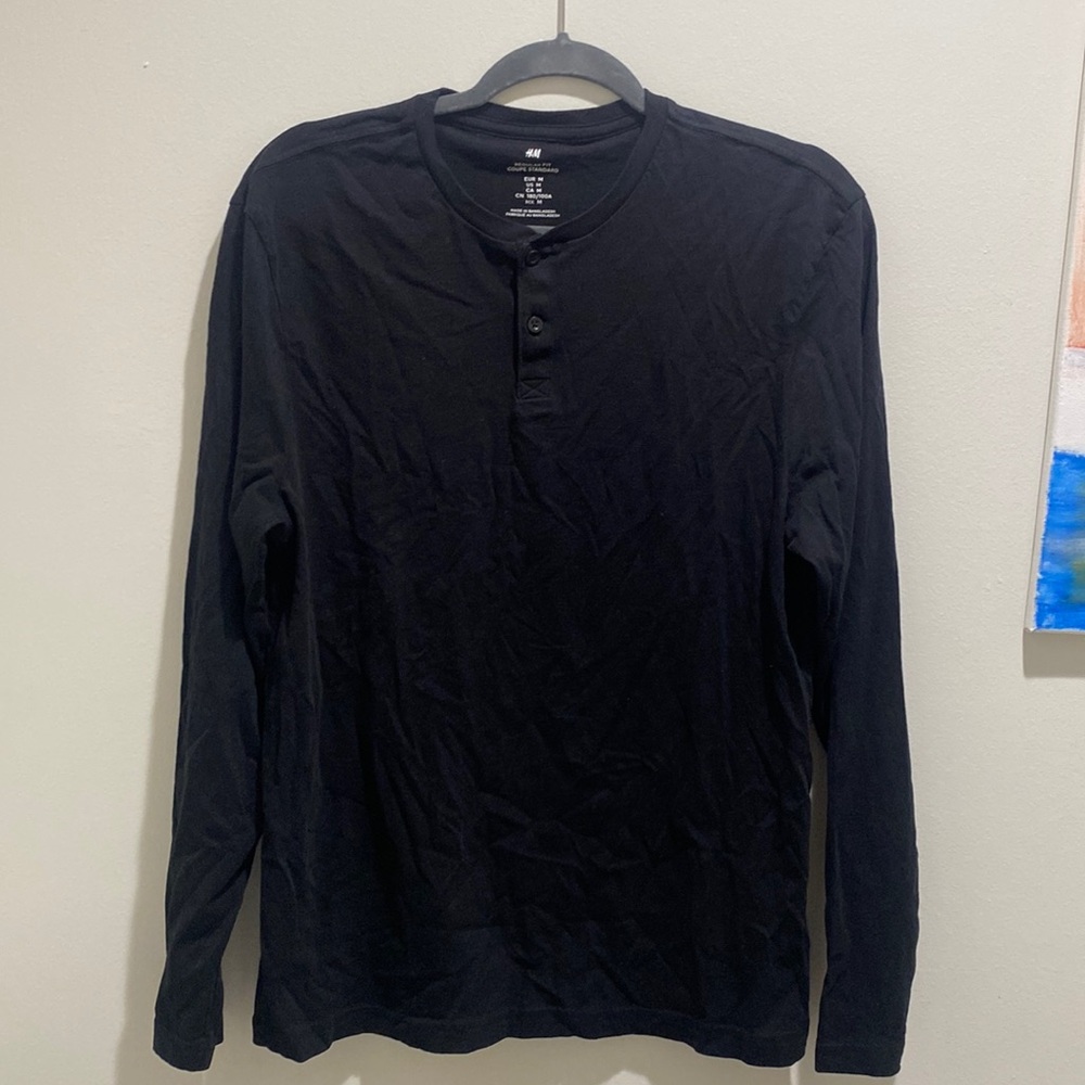 Men’s black long sleeve Henley size medium